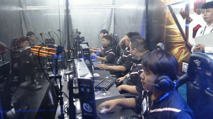 阿布：EDG现在在过渡的状态，合适的时候会让Meiko回来