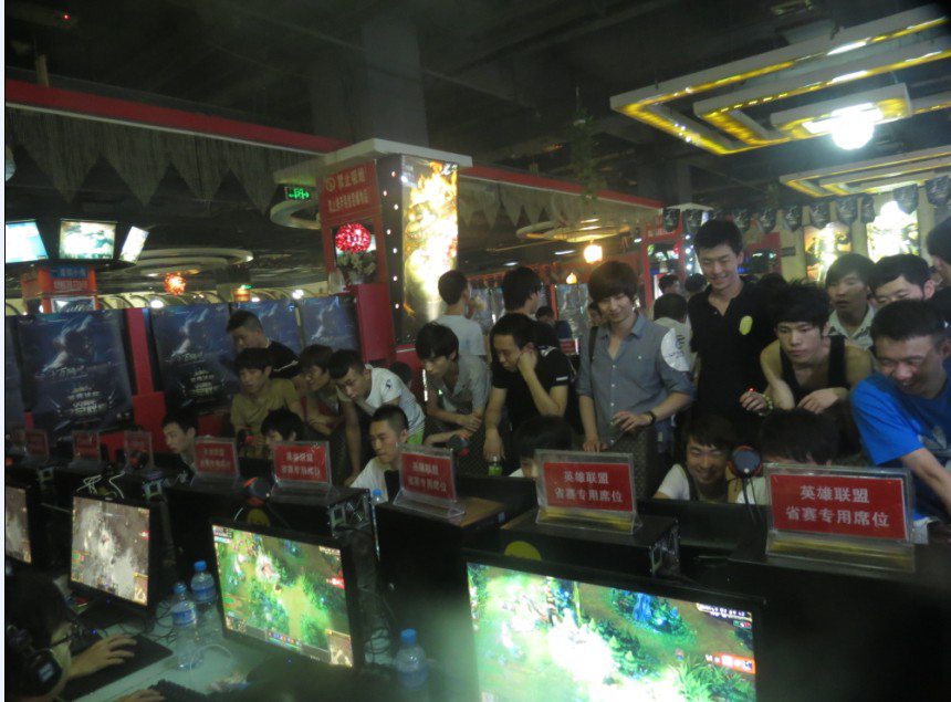 Scout自加盟LNG后三个赛季常规赛战绩越来越差